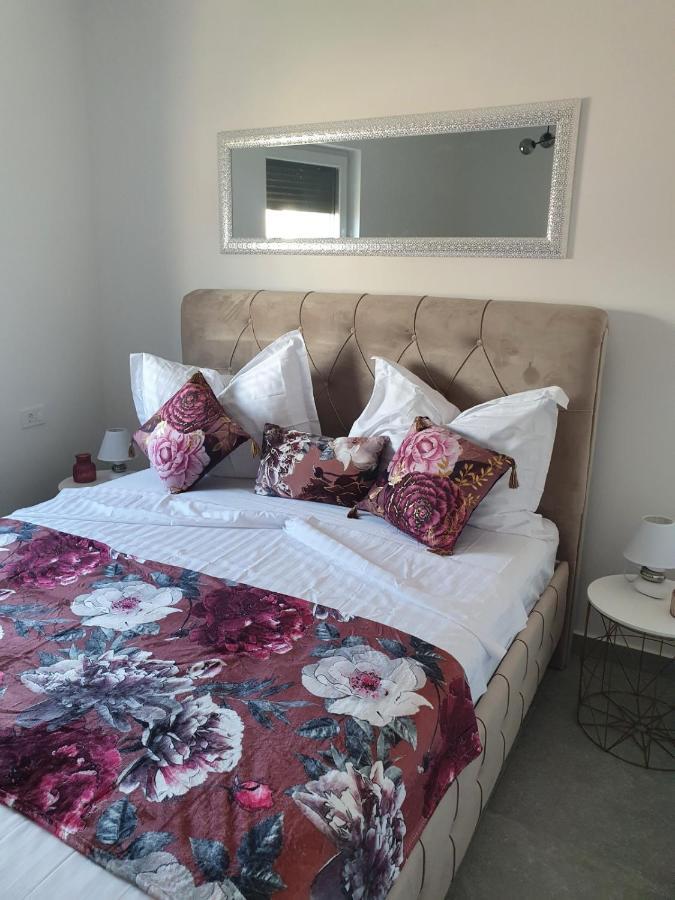 Seaview Apartment Свети свети Филип и Яков Екстериор снимка