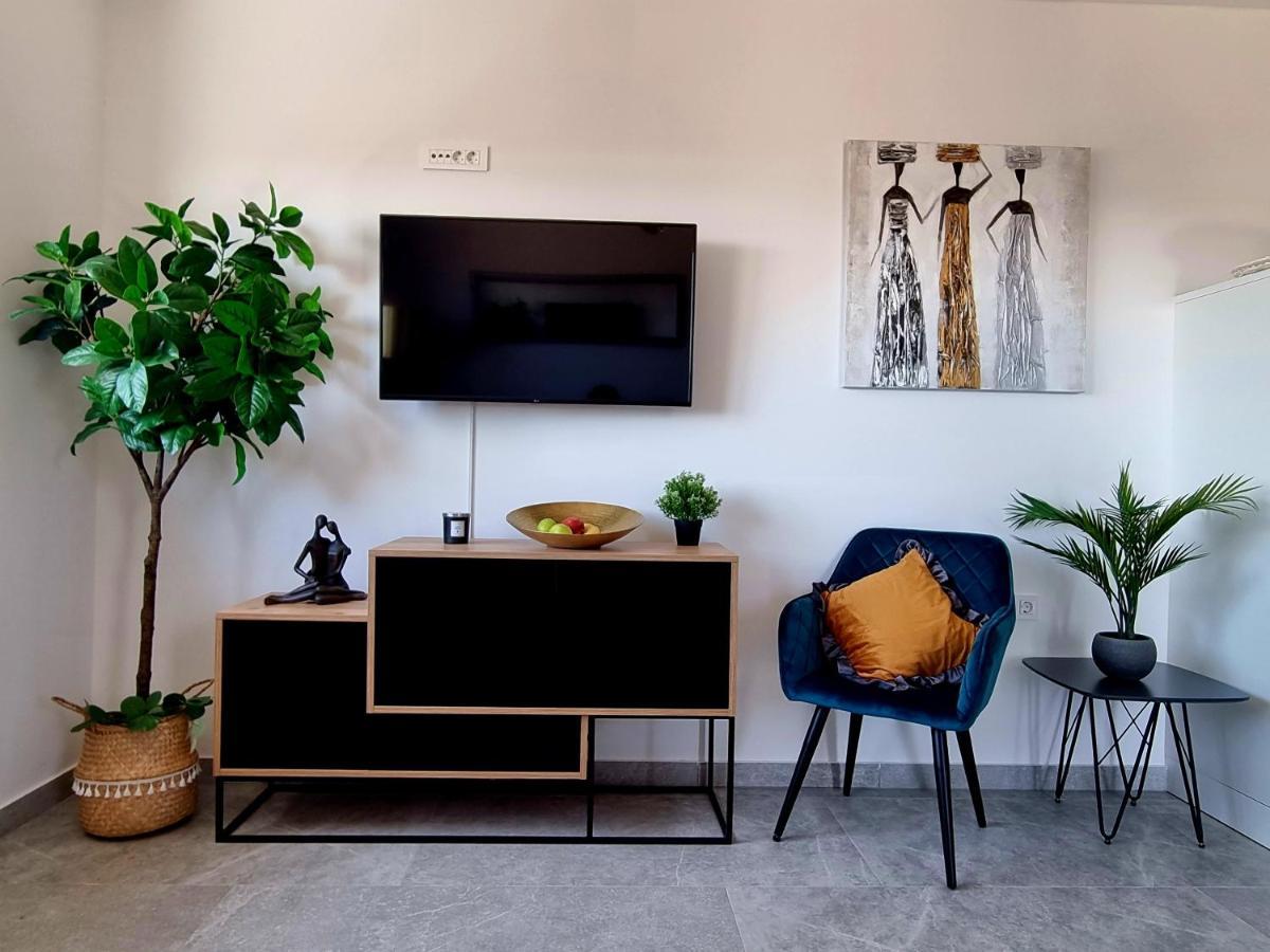 Seaview Apartment Свети свети Филип и Яков Екстериор снимка