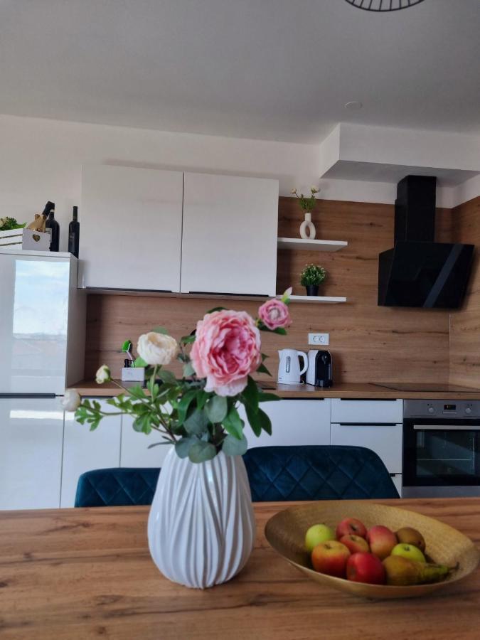 Seaview Apartment Свети свети Филип и Яков Екстериор снимка