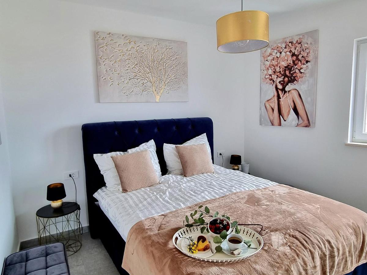 Seaview Apartment Свети свети Филип и Яков Екстериор снимка