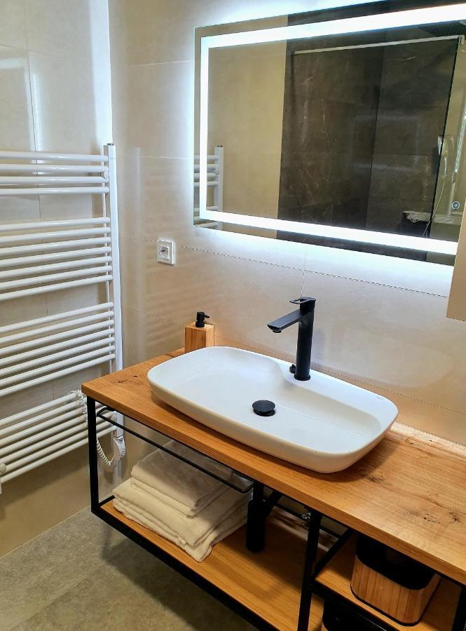 Seaview Apartment Свети свети Филип и Яков Екстериор снимка